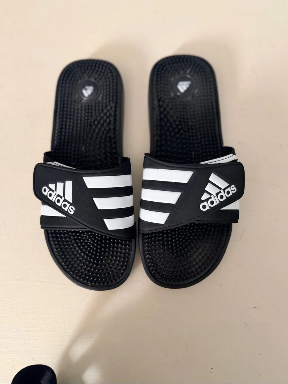 Adidas Adissage Slides Men’s Size 13 Black White Massage Footbed 078260